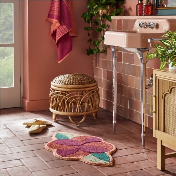 NWT Seasons Go Around Flower Shaped Bath
Rug Rose Red - Opalhouse + Jungalow - Picture 2 of 5